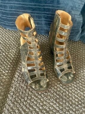 Bed/Stu gladiator heels